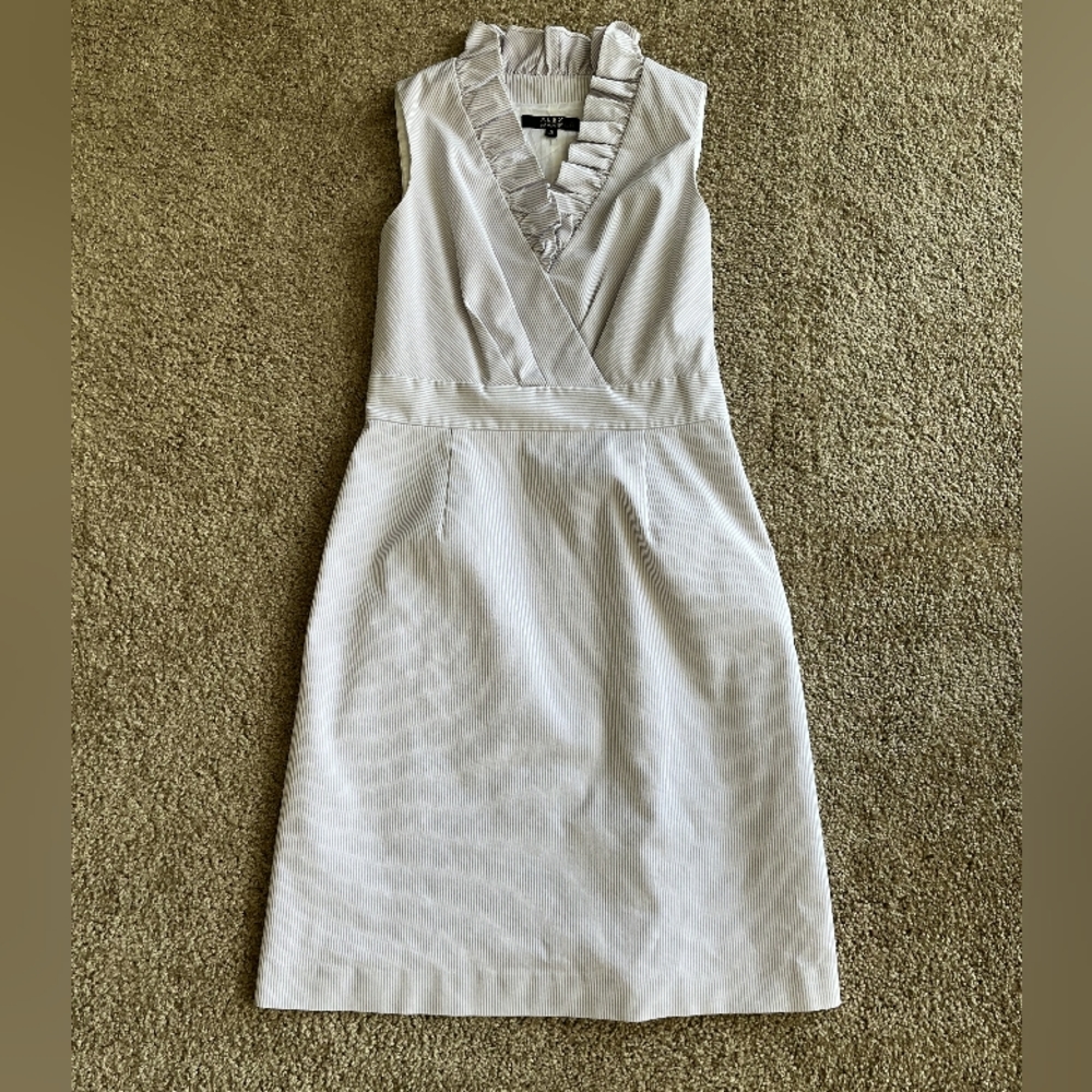 Sleeveless dress
